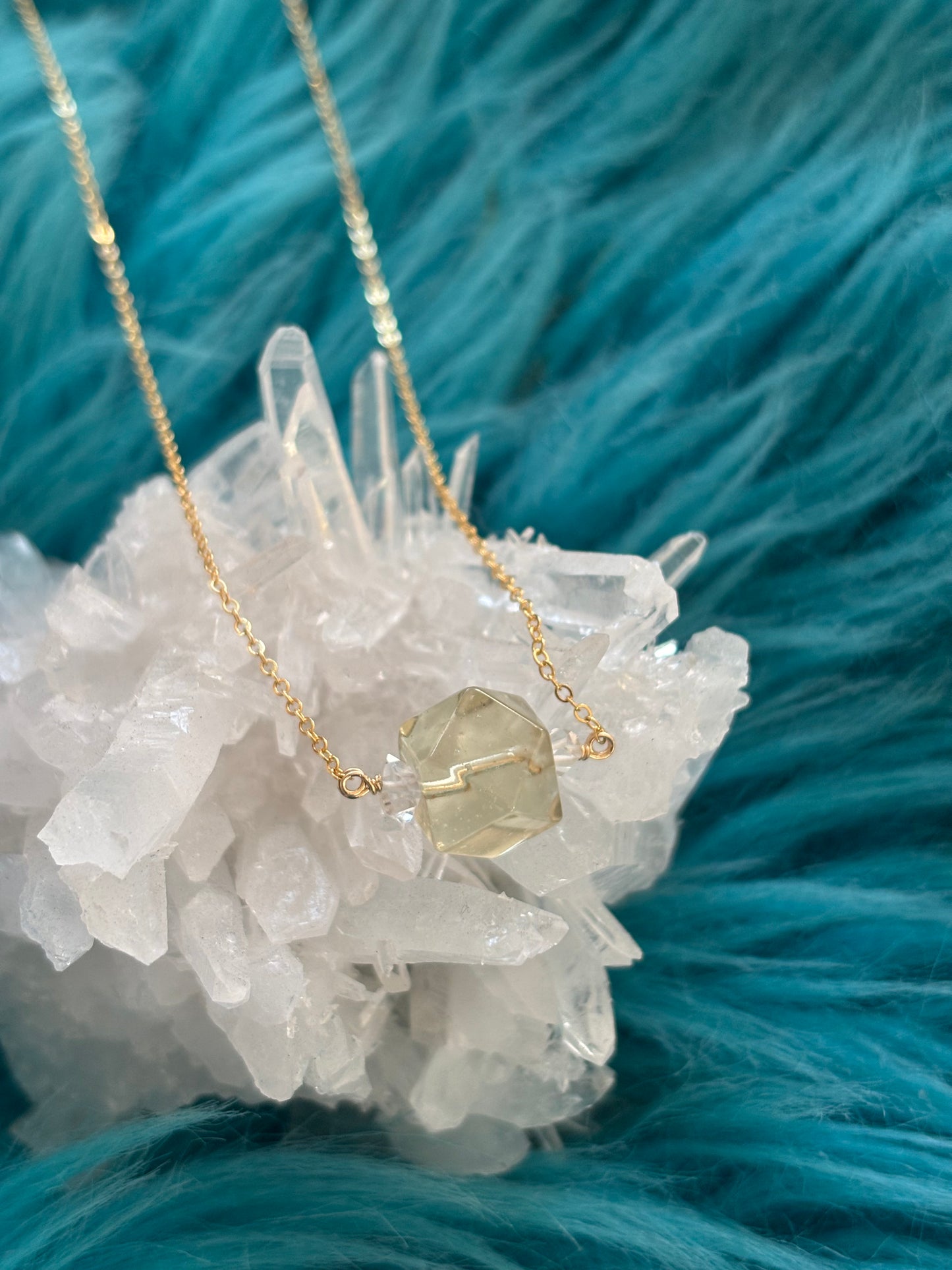 リビアングラスネックレス