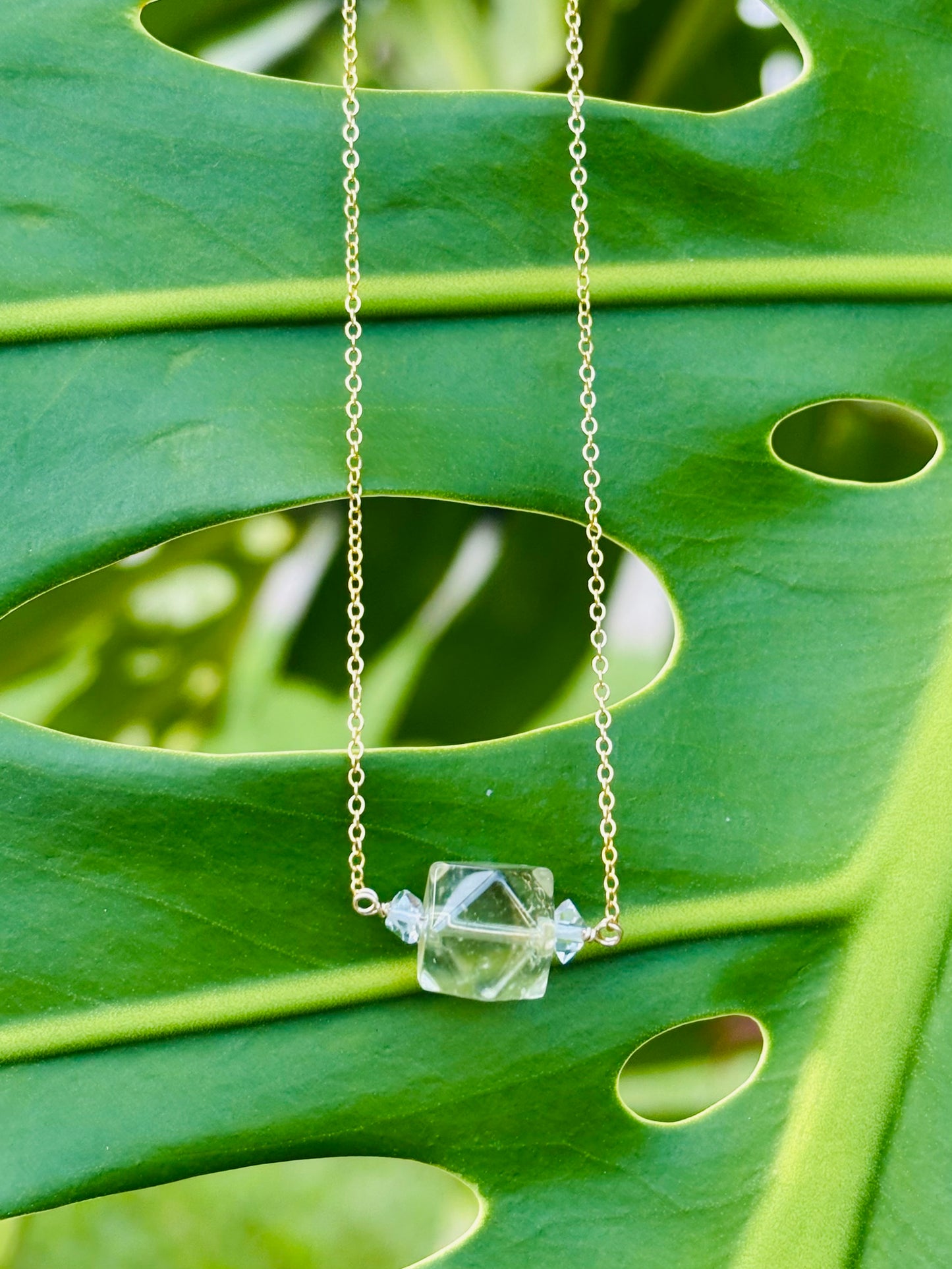 リビアングラスネックレス