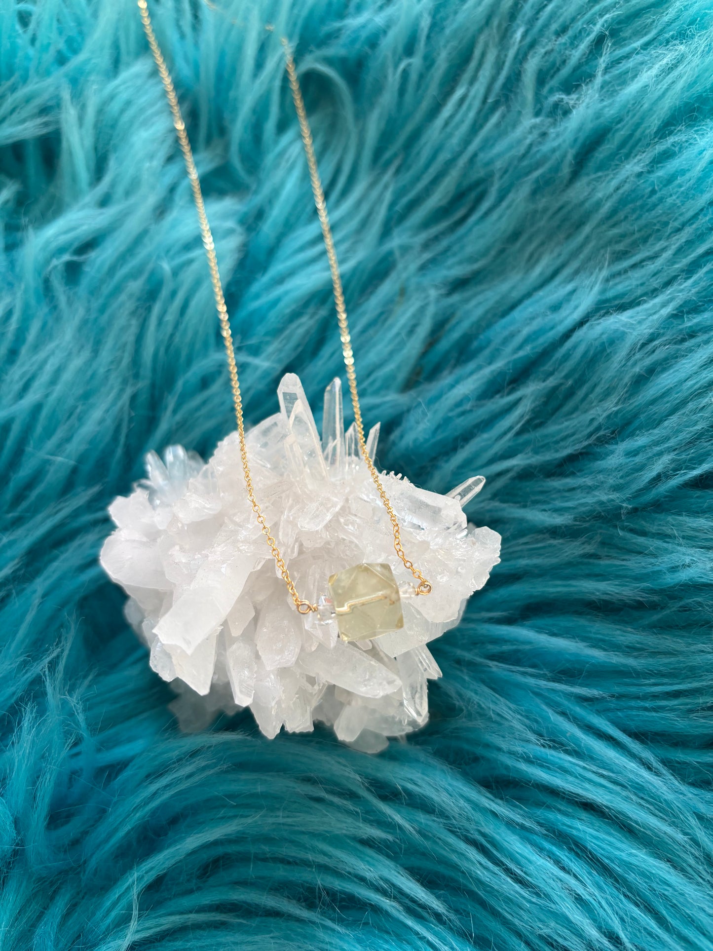 リビアングラスネックレス